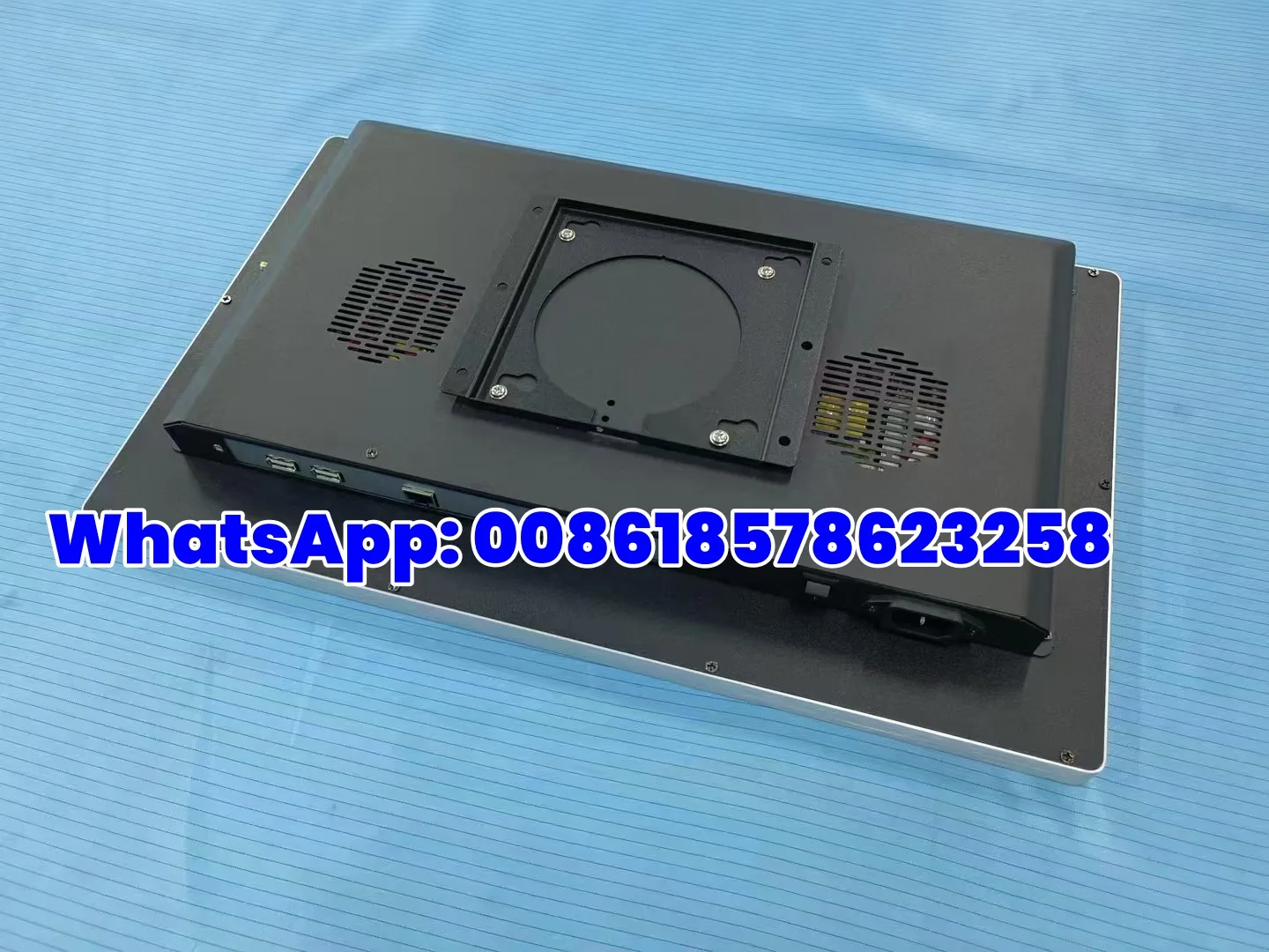 Arotouch 21.5 inch Digital Signage Menu Board